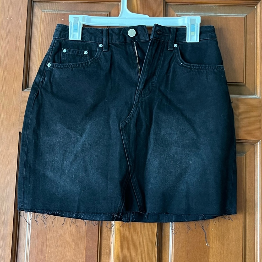 H&M black Denim skirt size 4